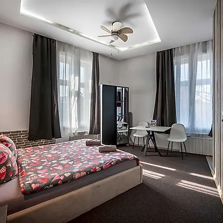 Queen Hotel 3*