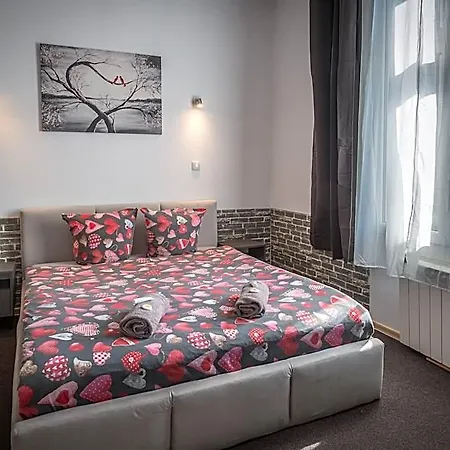 Queen Hotel 3*