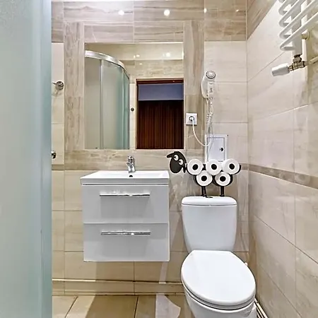 Queen Hotel 3*
