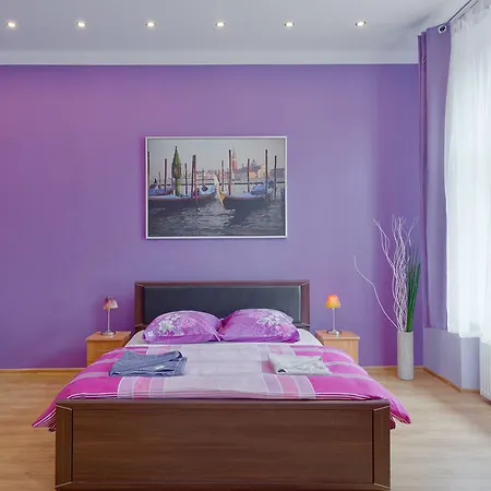 Hotel Queen